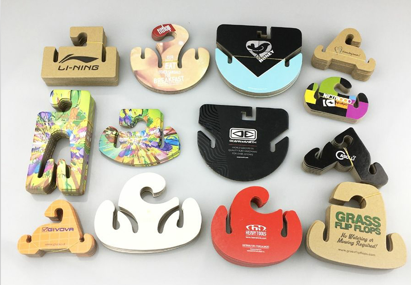 Eco Friendly natural recycled chipboard Fiberboard paper small hangers for shoe slippers sandals display